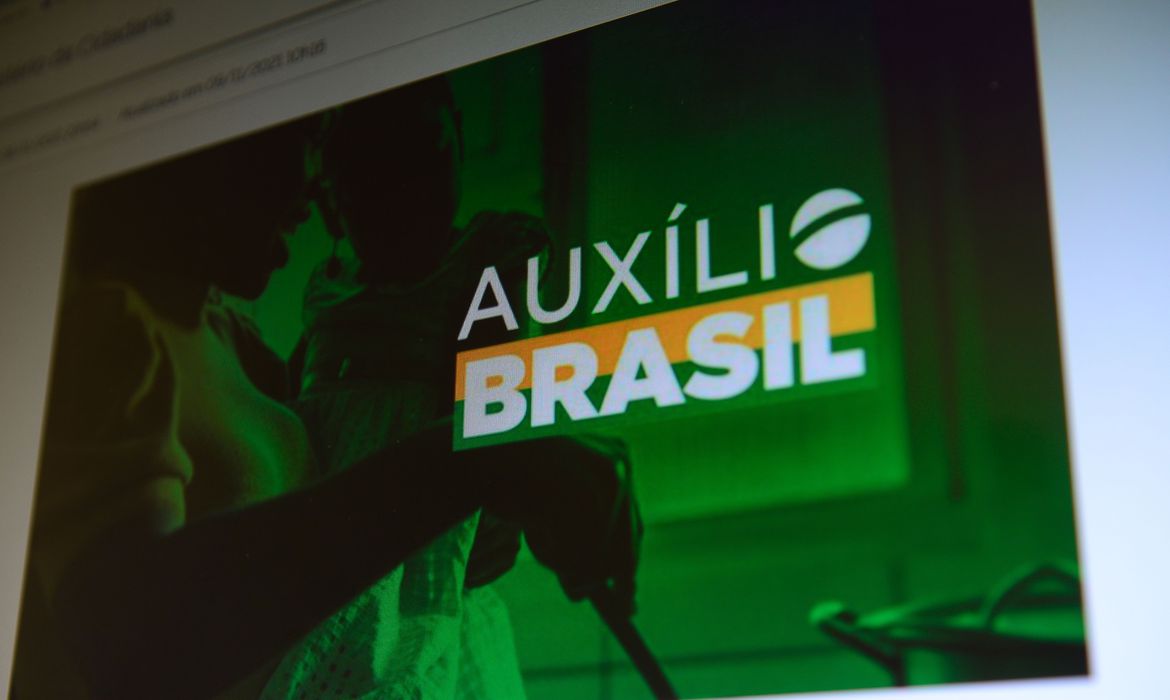 auxilio_brasil_0812214994.jpg