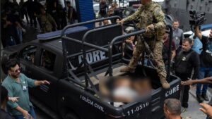 Megaoperação no Rio tem 60 mortos e 81 presos - Eduardo Anizelli / Folhapress