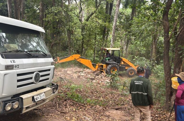 CPRH realiza nova operação e derruba construções irregulares na Mata do Frio, em Paulista